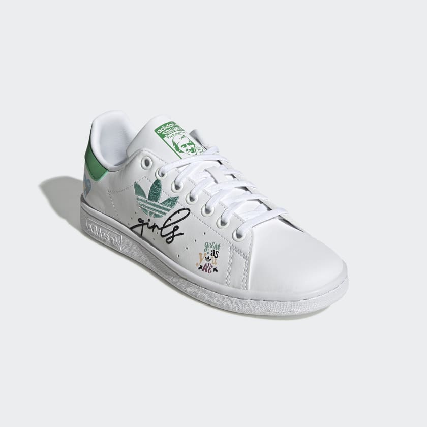 STAN SMITH J