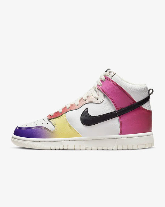 WMNS DUNK HIGH
