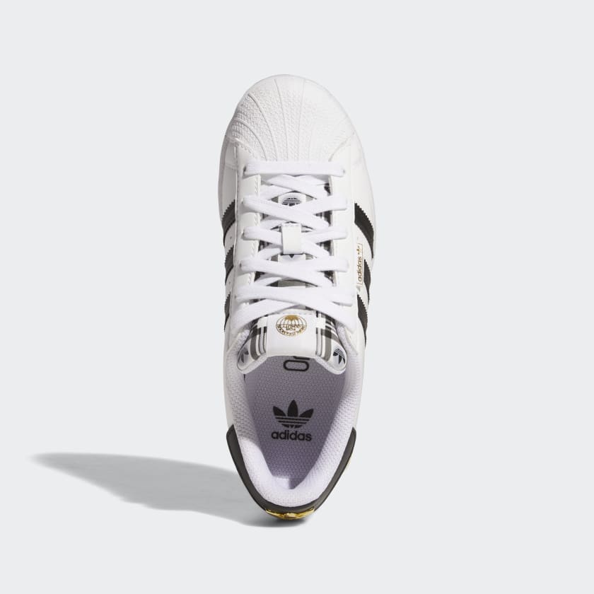 SUPERSTAR