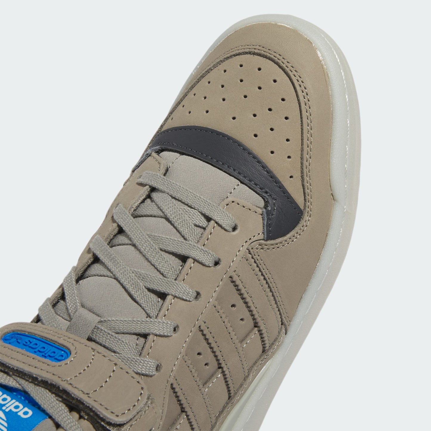 FORUM MID