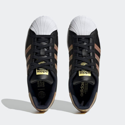SUPERSTAR