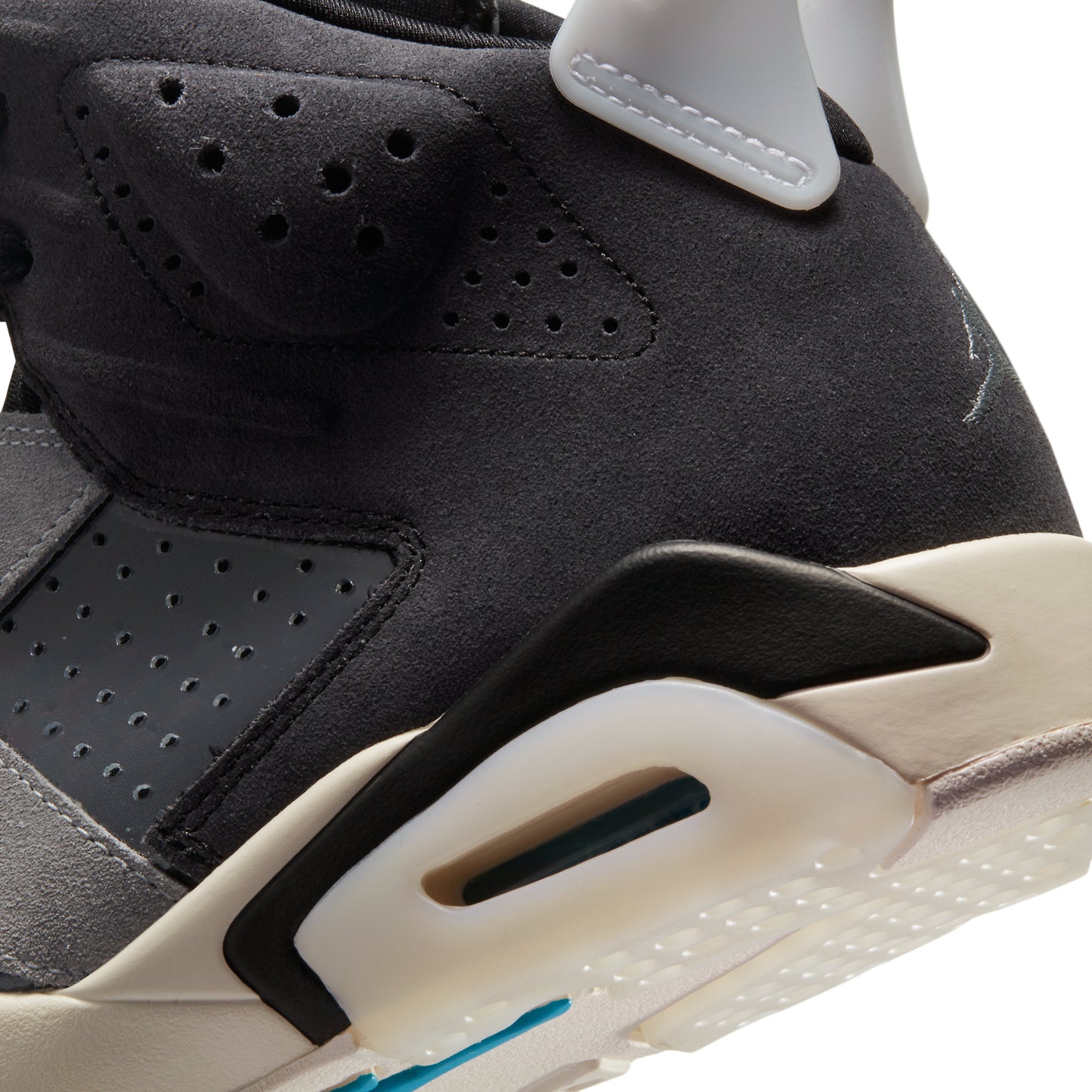 Wmns Air Jordan 6 Retro 'Tech Chrome'