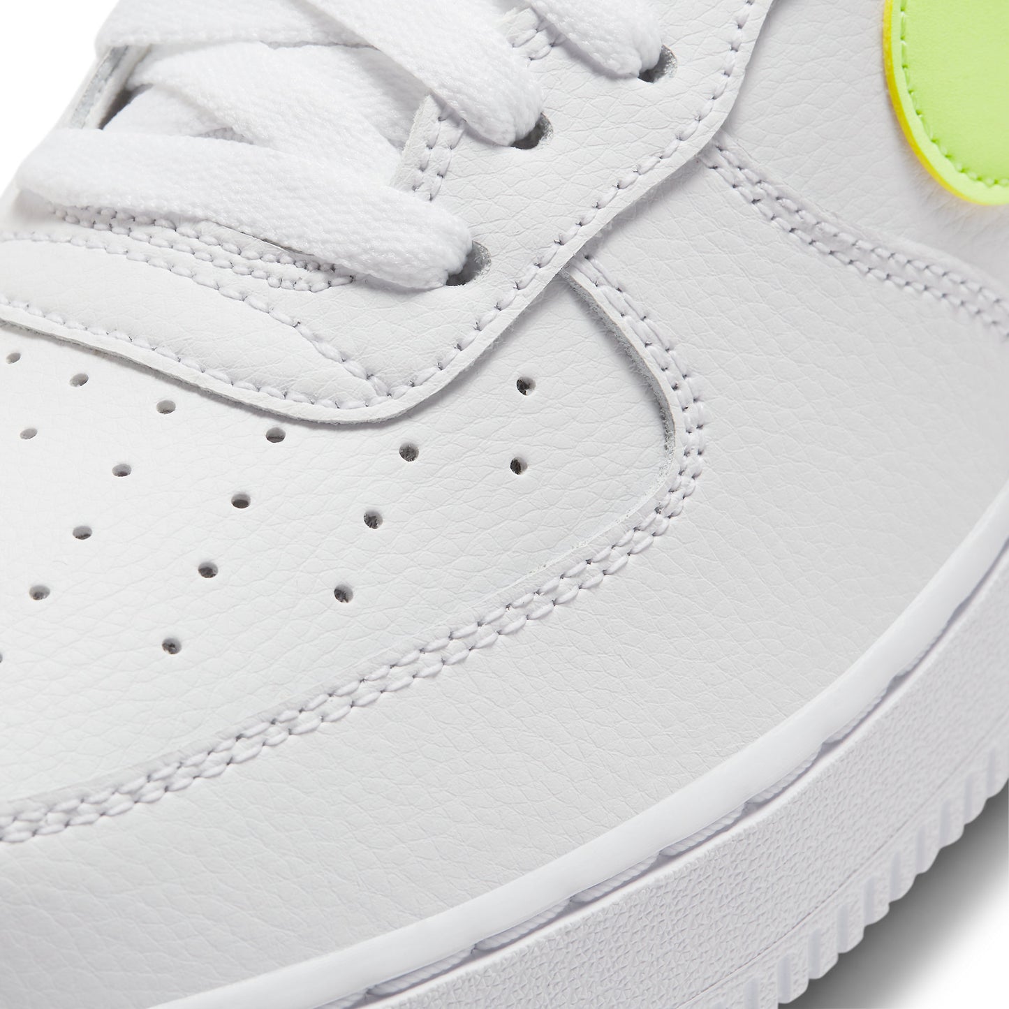 Air Force 1 '07 LV8 'Worldwide Pack - Volt'