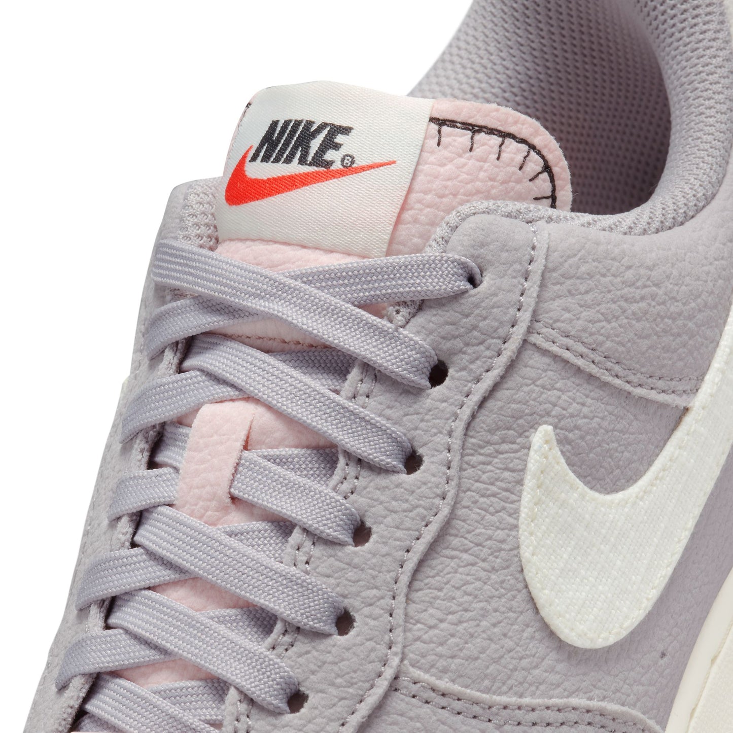 Wmns Air Force 1 '07 SE 'Air Sprung'
